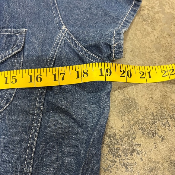 Vintage Razzle Dazzle Denim Short Sleeve Cropped Button-Up - Picture 4 of 13